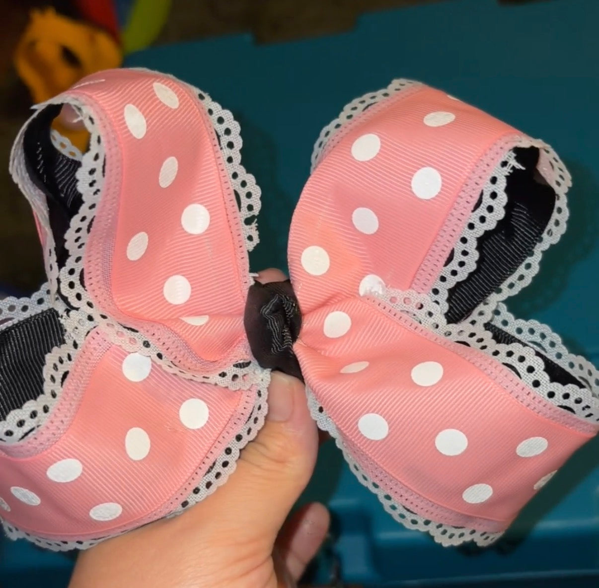 Minnie’s bow